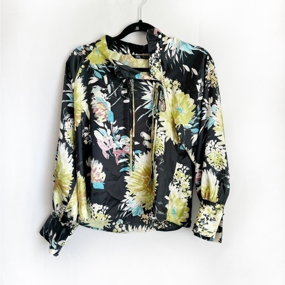 Zara Black Floral Printed Gathered Long Sleeve Blouse Size M - Picture 7 of 9